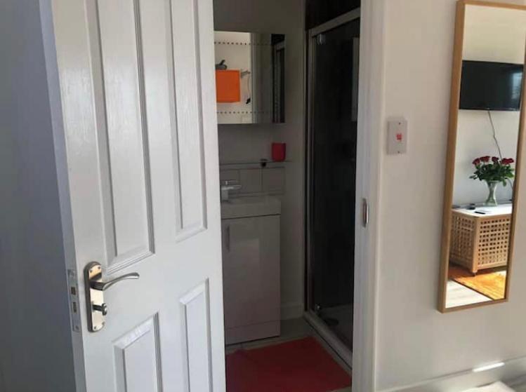Elkstone Studio Private Hottub Pet Friendly Malvern 外观 照片